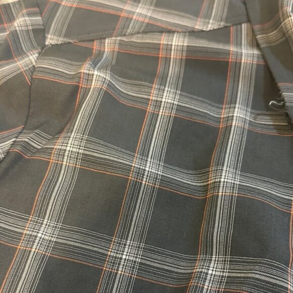 Icebreaker Merino Men's Dark Plaid Button Down Shirt - Picture 8 of 8